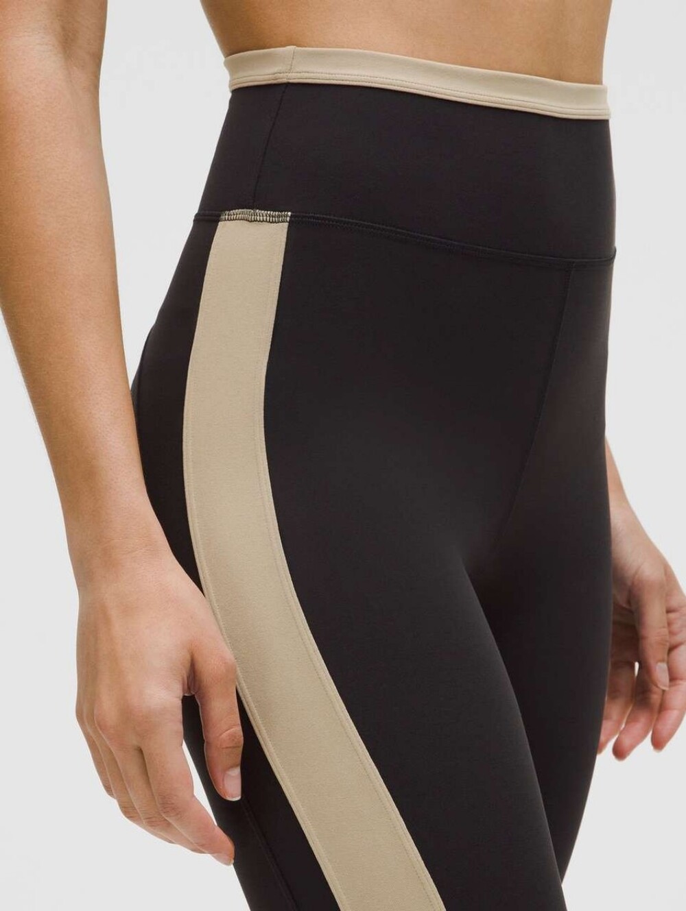 NWOT- lululemon athletica Nulu High-Rise Black & Tan Stripe 25" Legging Size 4 - Picture 4 of 11
